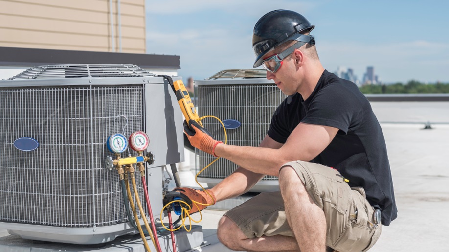 Professional HVAC Repair Technician